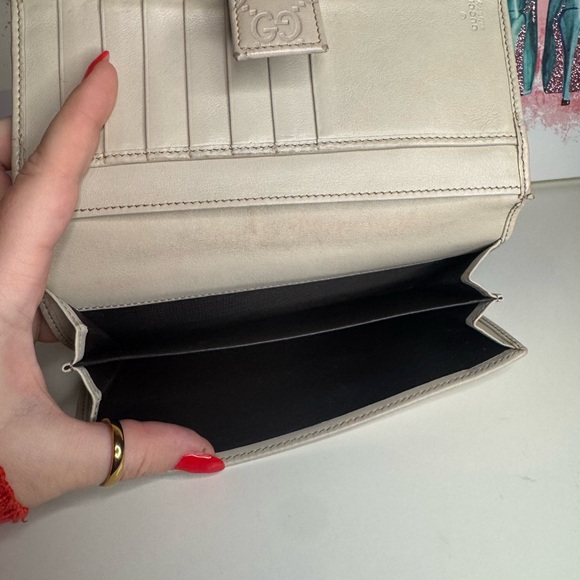 Gucci Cream Wallet - Picture 9 of 11